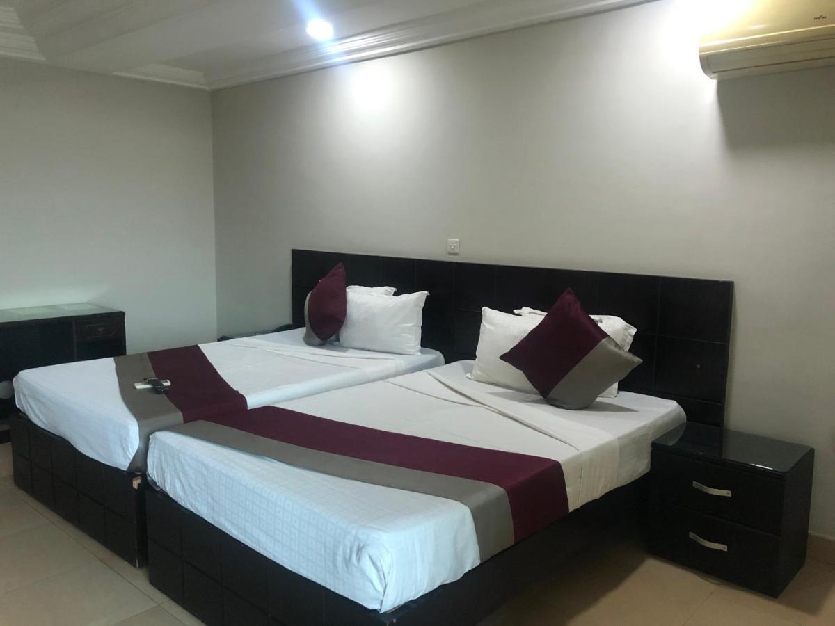Korkdam Hotel Taifa Buitenkant foto