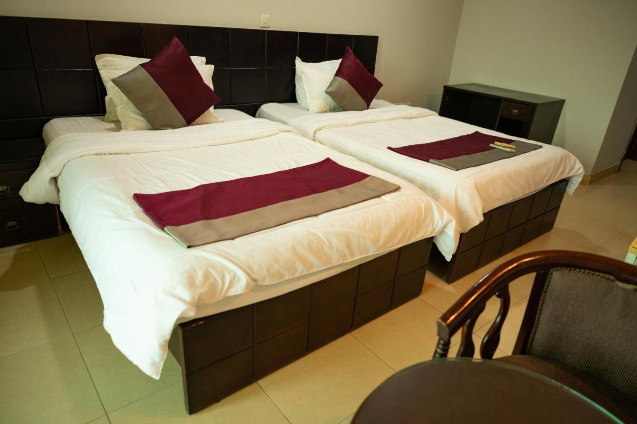 Korkdam Hotel Taifa Buitenkant foto