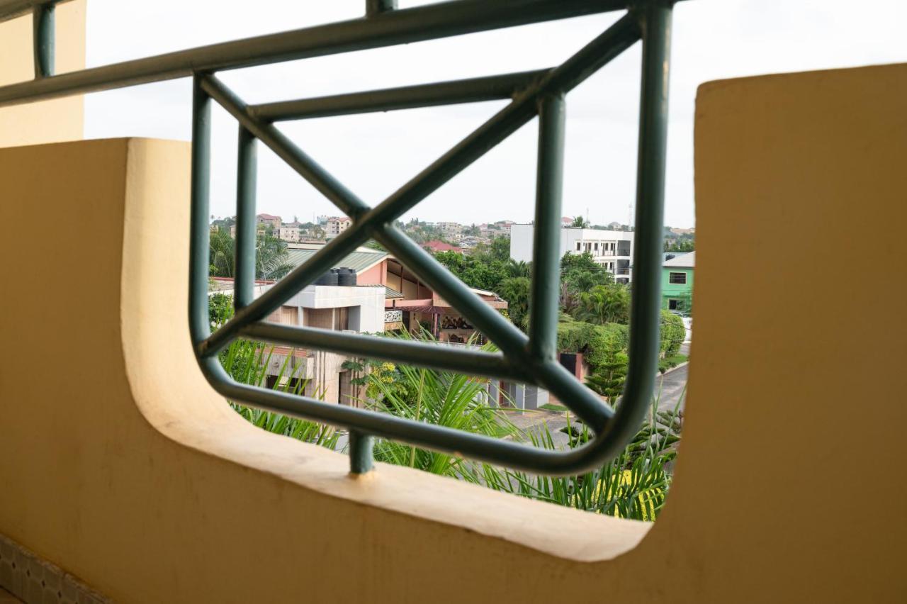 Korkdam Hotel Taifa Buitenkant foto