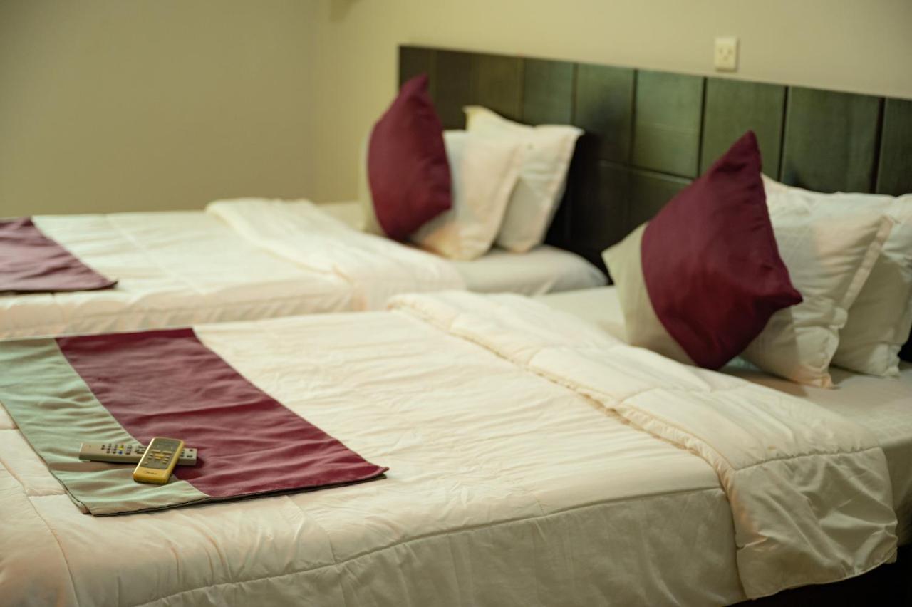 Korkdam Hotel Taifa Buitenkant foto
