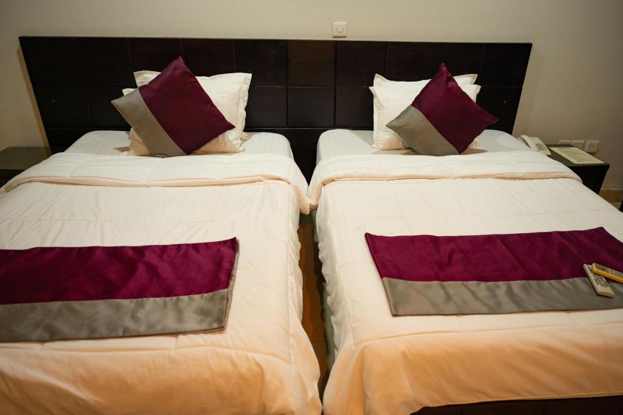 Korkdam Hotel Taifa Buitenkant foto