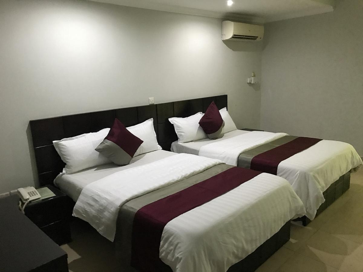 Korkdam Hotel Taifa Buitenkant foto