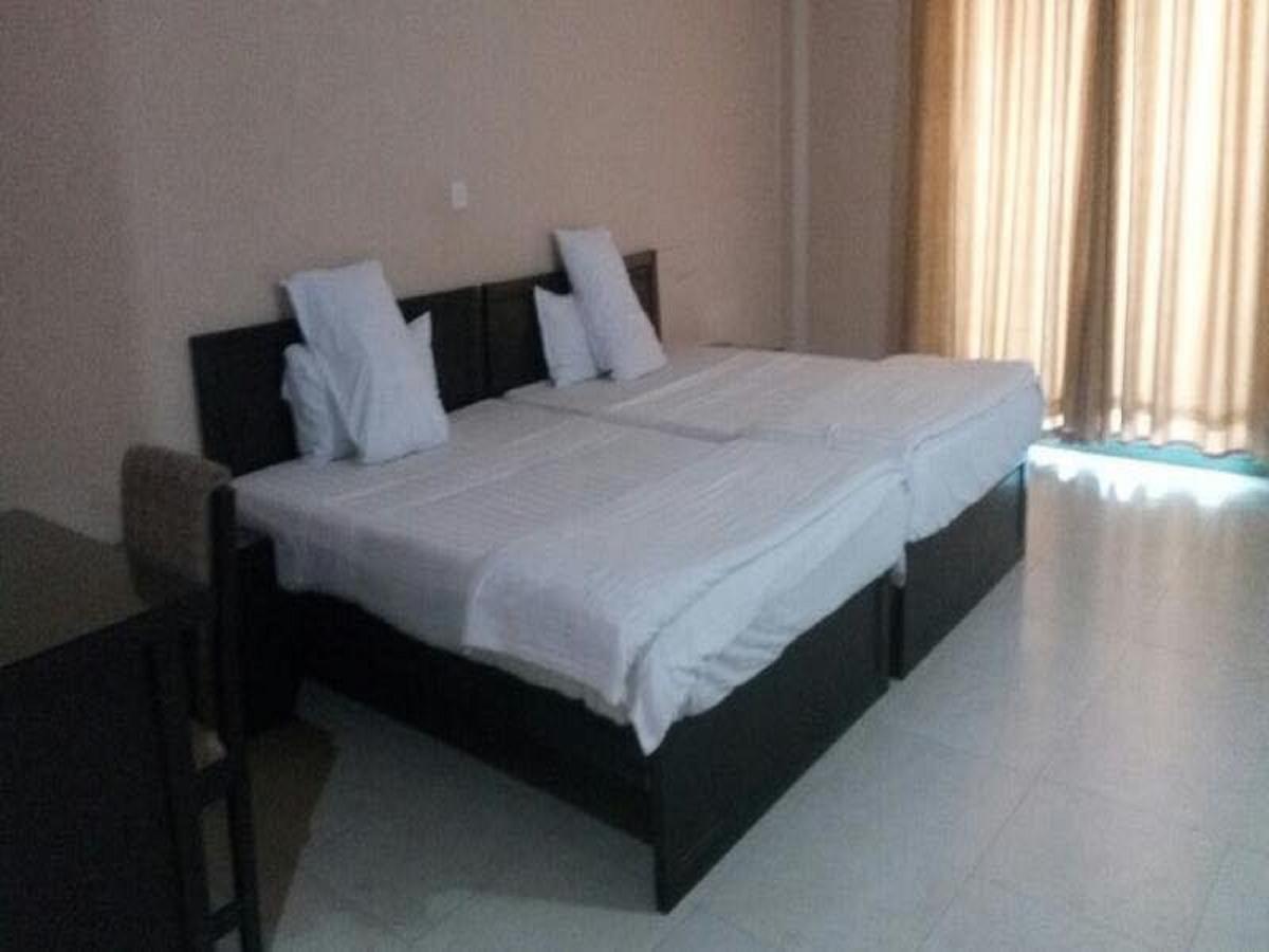 Korkdam Hotel Taifa Buitenkant foto